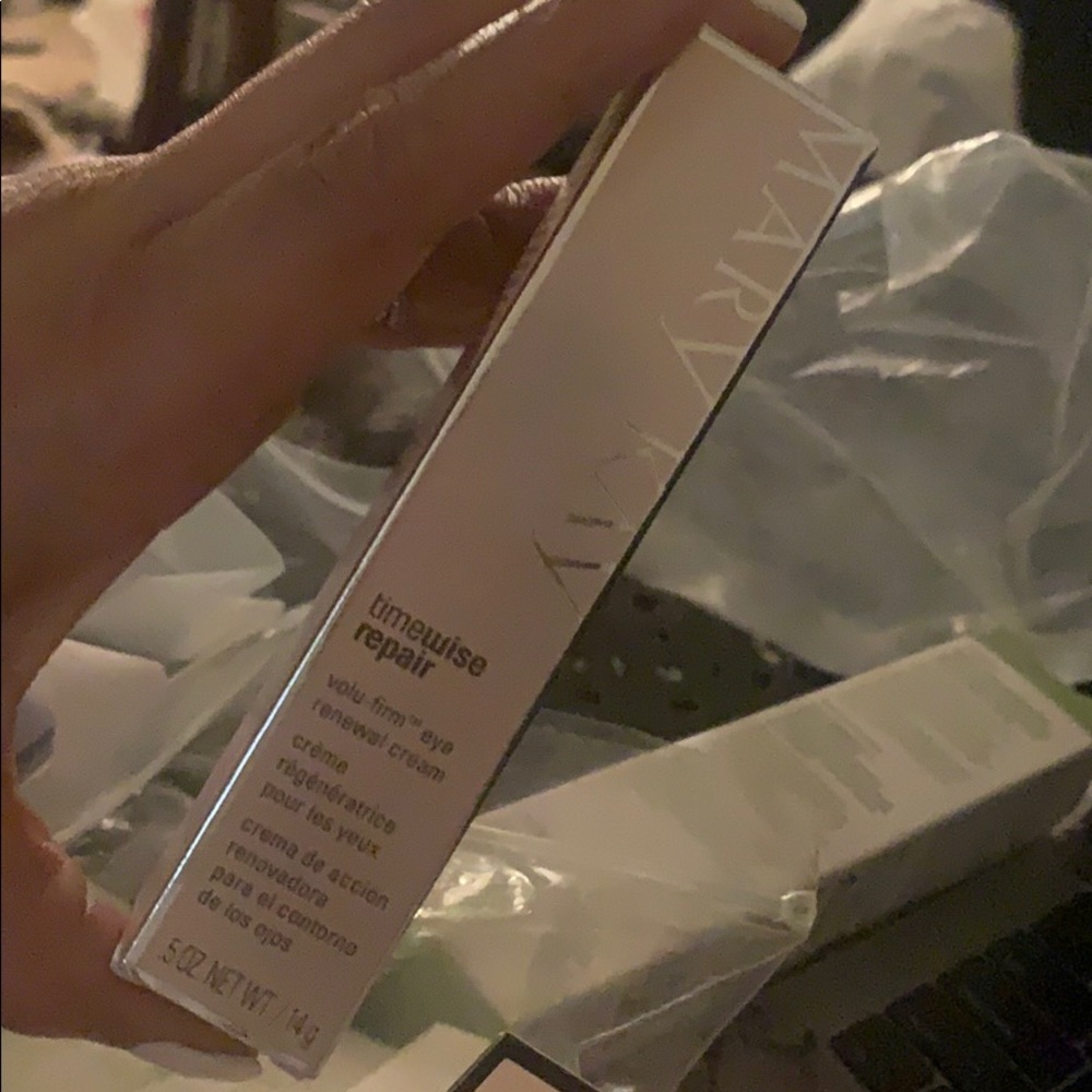 Mary Kay timewise repair firm Eye renewal cream